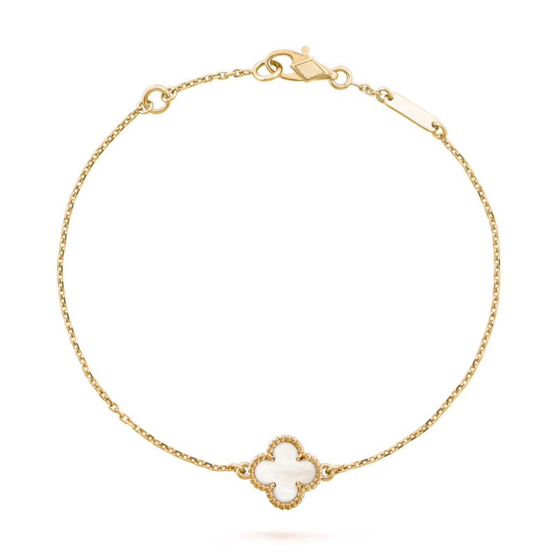 Single Motif Pearl Clover Bracelet