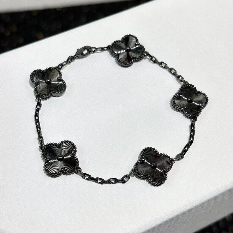 Four Leaf Clover Black Motifs Bracelet