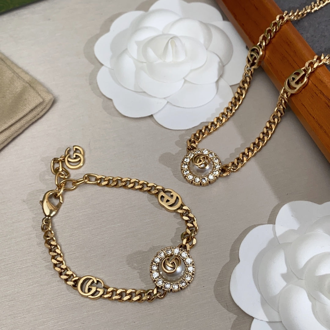 GG Interlocking G Pearl Chain Bracelet