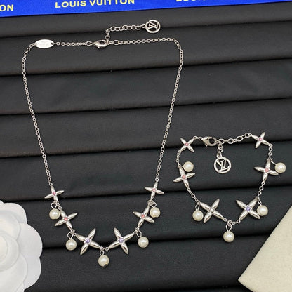 Louis Blossom White Gold Necklace