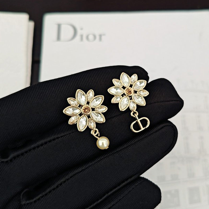 CD Tribales Crystal Flower Earrings