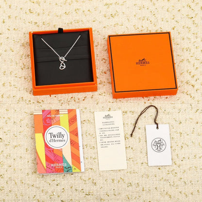 Herm Cache Coeur Amulette Pendant Necklace
