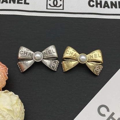 CC Bow Tie Pearl Gold Brooch