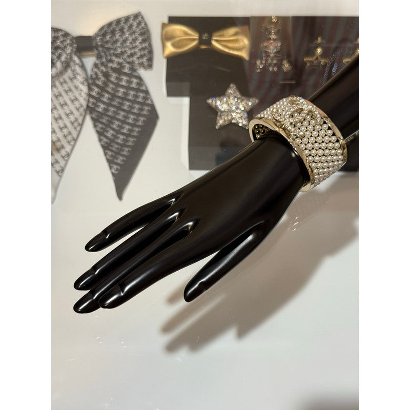CC 25A Pearl Diamond Cuff Bracelet