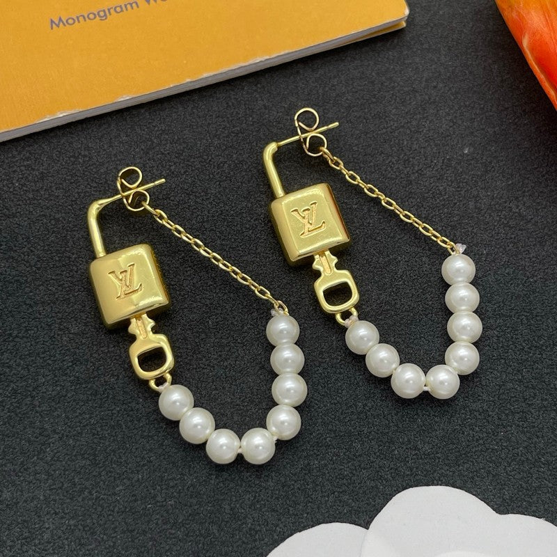 Louis Pearl Lock Gold Earrings