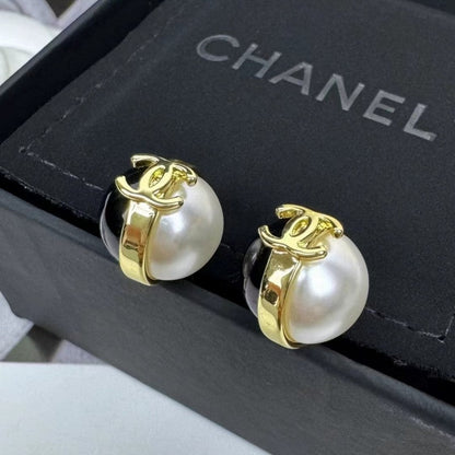 CC Black & White Ball Pearl Earrings