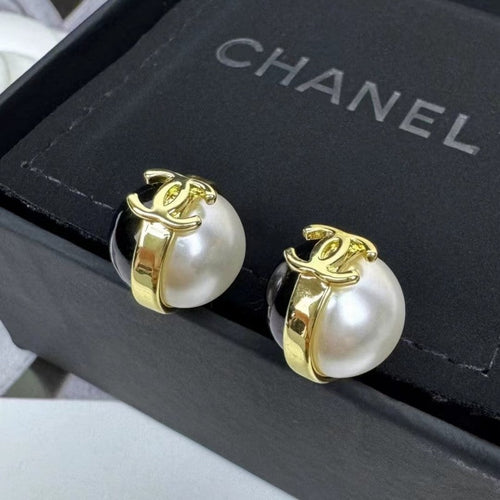 CC Black & White Ball Pearl Earrings