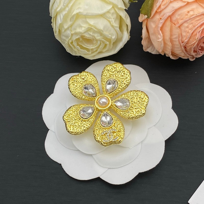 CC Pearl Gold Brooch