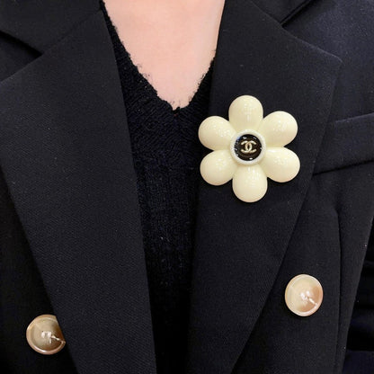 CC White Flower Brooch