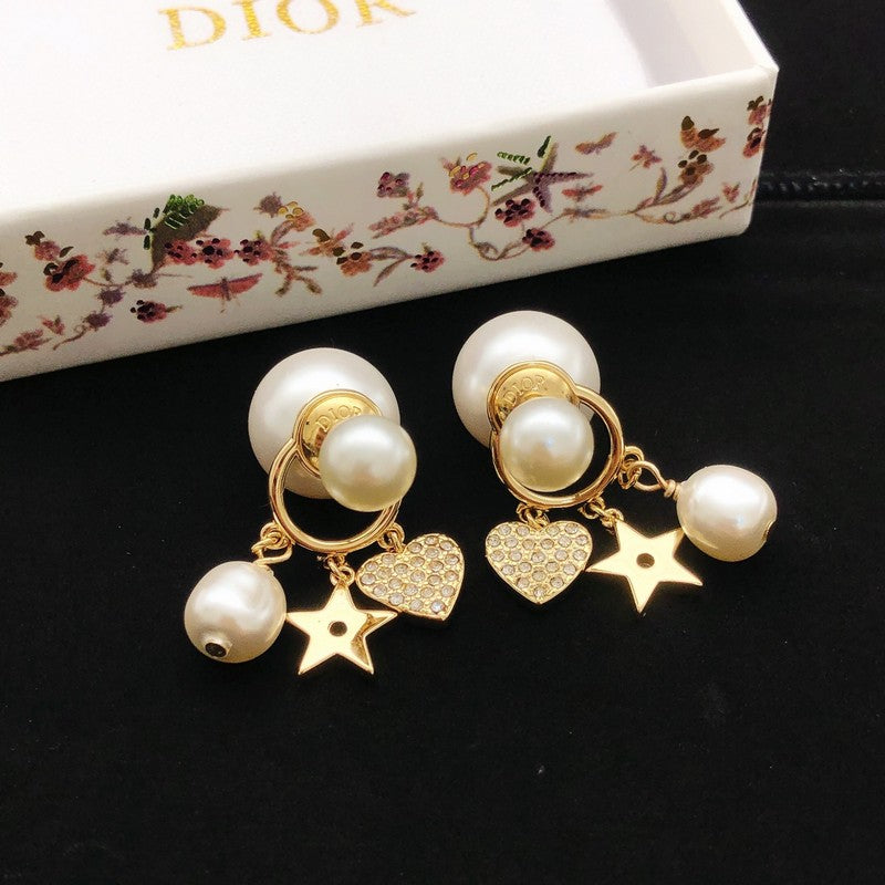 CD Tribales Heart Pearl Earrings