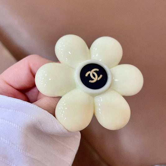 CC White Flower Brooch