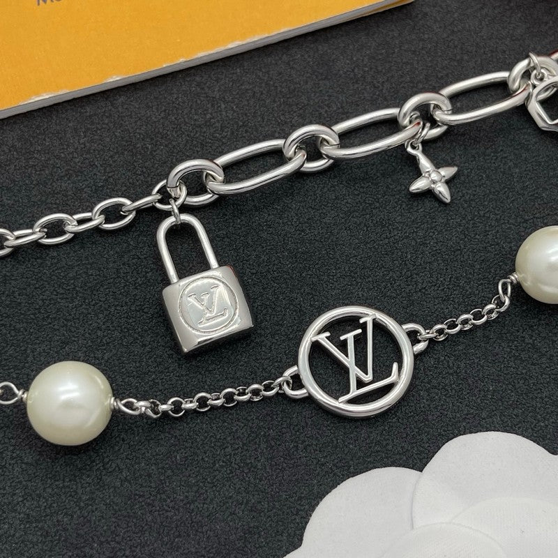 Louis Pearl Lock Gold Bracelet