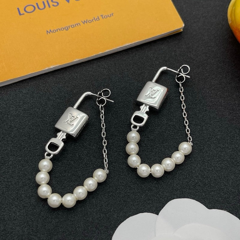 Louis Pearl Lock Gold Earrings