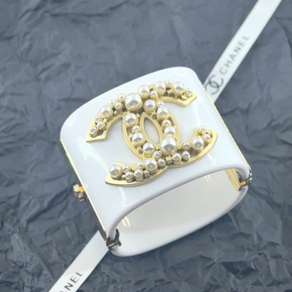 CC Pearl Resin Bracelet