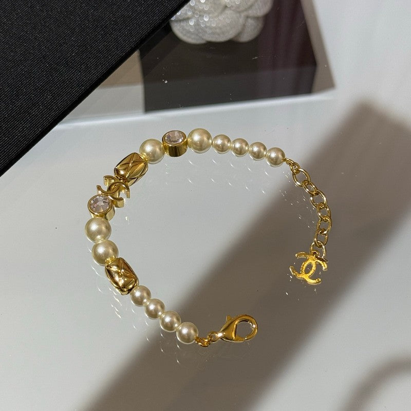 CC 26P Diamond Pearl Gold Bracelet