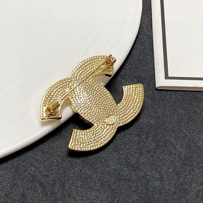 CC White & Pink Pearl Gold Brooch