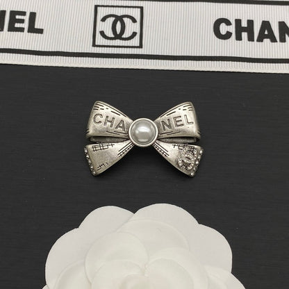 CC Bow Tie Pearl Gold Brooch