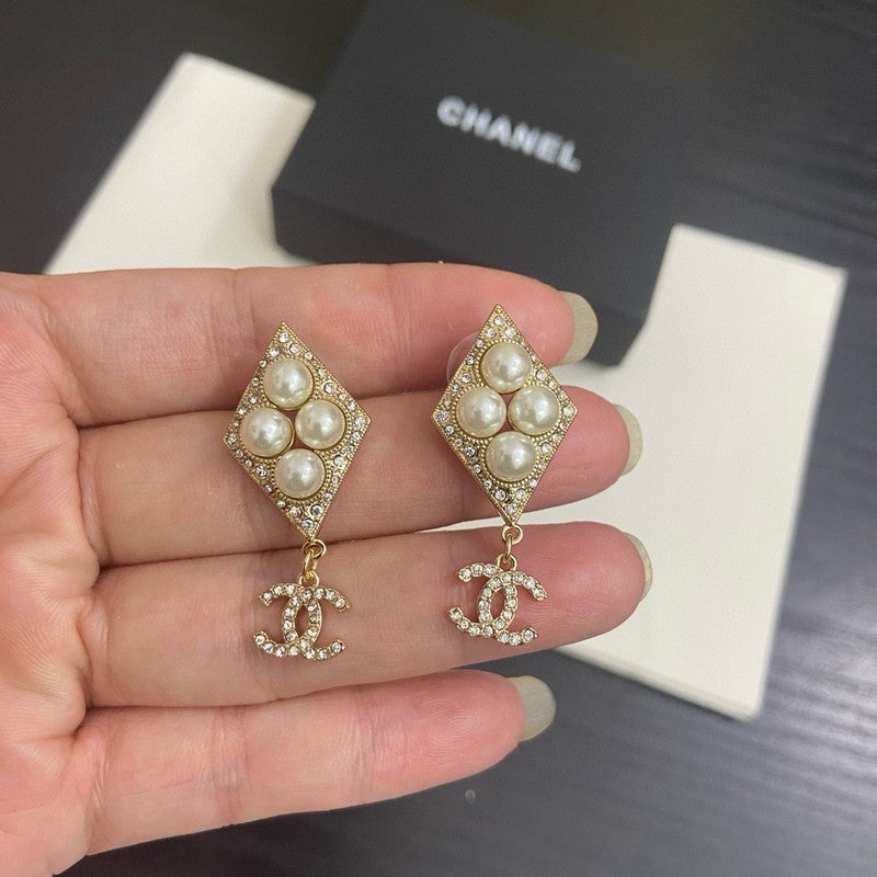 CC Rhombic Pearl Pendant Earrings