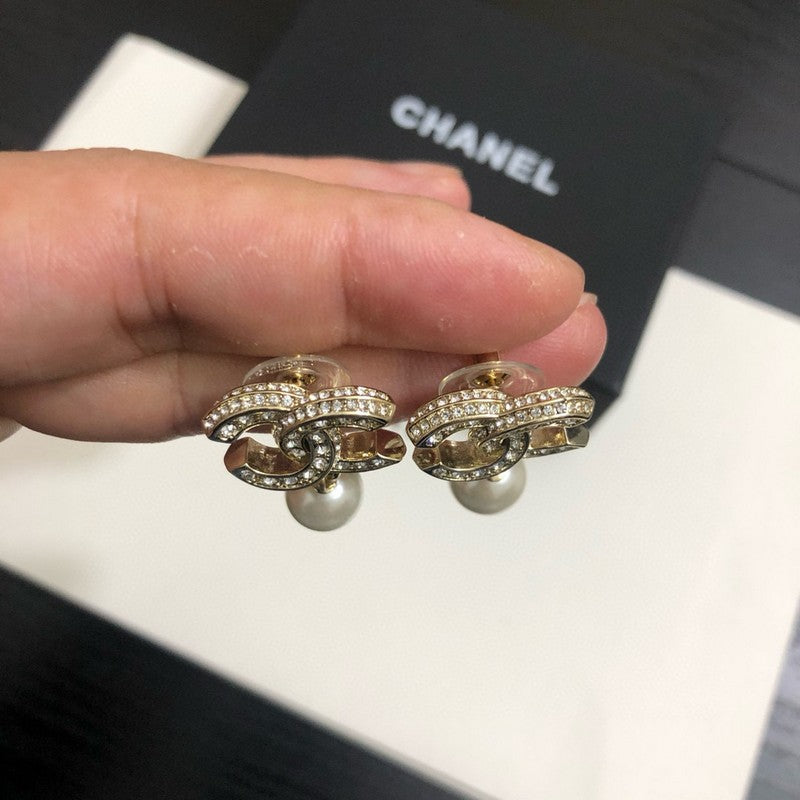 CC Classic Pearl Pendant Earrings