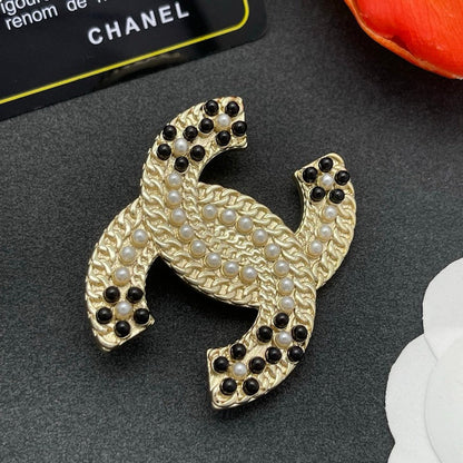 CC Black & White Pearl Twist Brooch