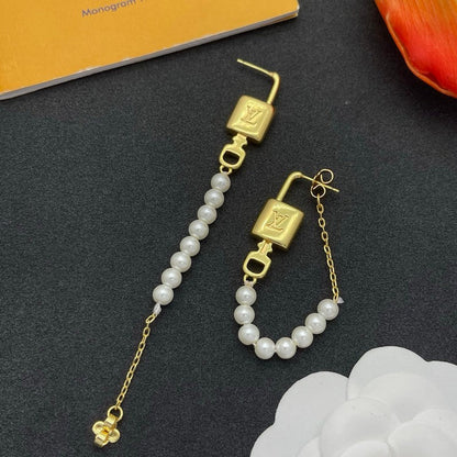Louis Pearl Lock Gold Earrings