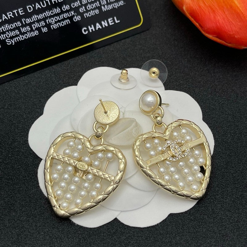 CC Gold Hear Pearl Earrings