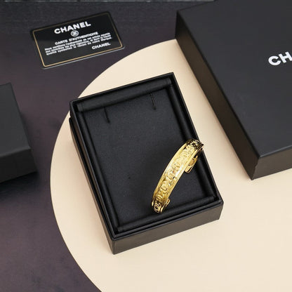 CC 2025 Vintage Cuff Bracelet