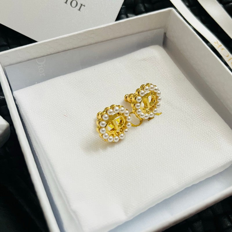 CD Pearl Earrings