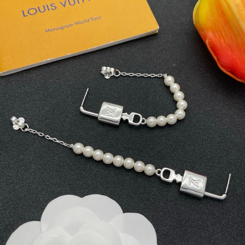 Louis Pearl Lock Gold Earrings