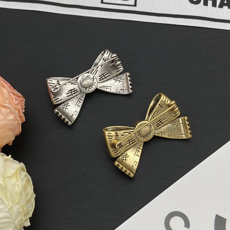 CC Bow Tie Pearl Gold Brooch