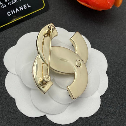 CC Black & White Pearl Twist Brooch