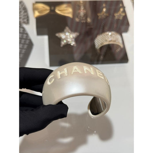 CC 25P Resin Cuff Bracelet